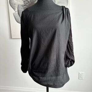 Sz 8 DIANE VON FURSTENBERG Cebolla Pleated Blouse in Black